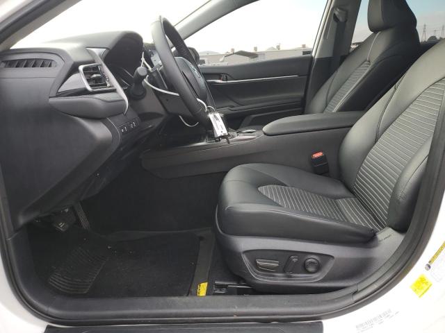 4T1G11AK0PU732564 - 2023 TOYOTA CAMRY SE NIGHT SHADE WHITE photo 7