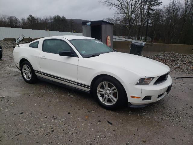 1ZVBP8AMXC5285086 - 2012 FORD MUSTANG WHITE photo 4