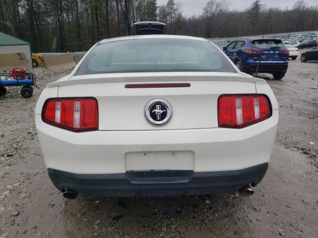 1ZVBP8AMXC5285086 - 2012 FORD MUSTANG WHITE photo 6