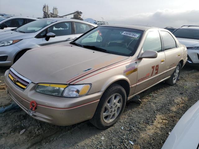 JT2BF28K8W0092226 - 1998 TOYOTA CAMRY LE GOLD photo 1