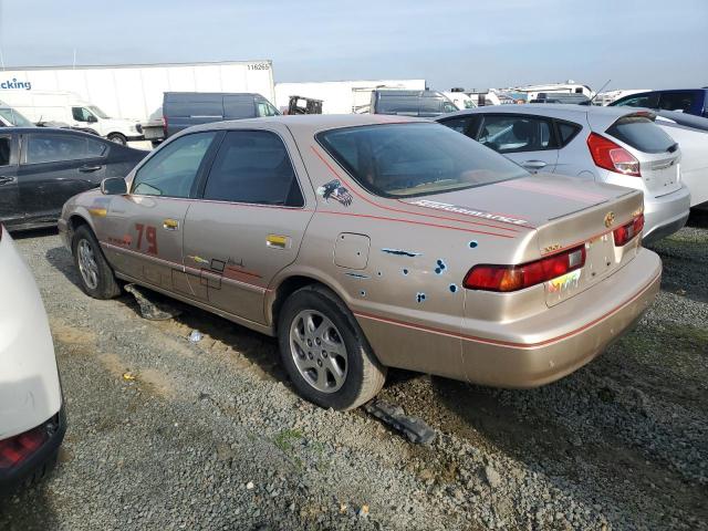 JT2BF28K8W0092226 - 1998 TOYOTA CAMRY LE GOLD photo 2