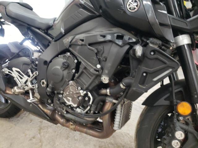 JYARN48E4HA001170 - 2017 YAMAHA FZ10 BLACK photo 9