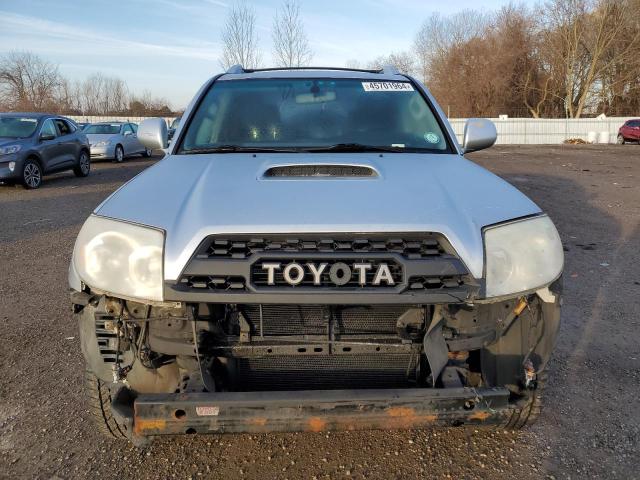 JTEBU14R550057678 - 2005 TOYOTA 4RUNNER SR5 SILVER photo 5