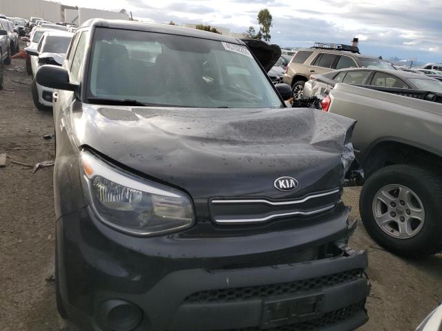 KNDJN2A20K7019112 - 2019 KIA SOUL BLACK photo 5