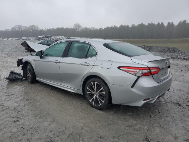 4T1B11HK3JU120138 - 2018 TOYOTA CAMRY L SILVER photo 2