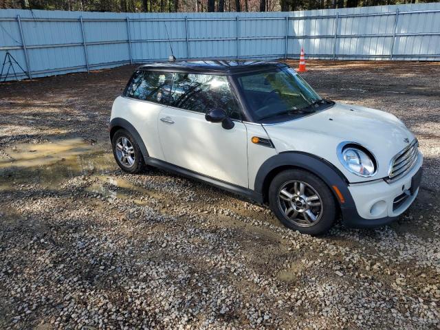 WMWSU3C58DT373729 - 2013 MINI COOPER WHITE photo 4