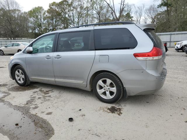 5TDKK3DC4DS303066 - 2013 TOYOTA SIENNA LE SILVER photo 2