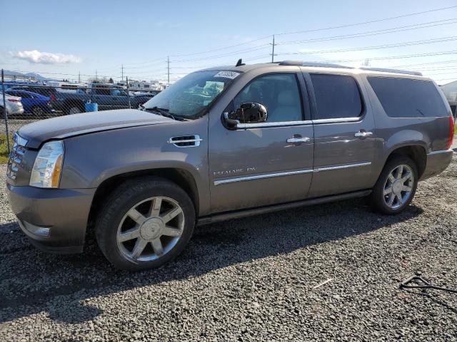 2011 CADILLAC ESCALADE ESV PREMIUM, 