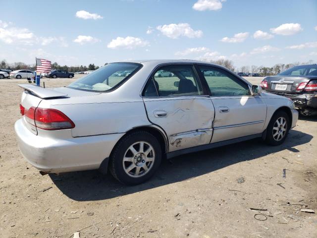 1HGCG56772A056428 - 2002 HONDA ACCORD SE SILVER photo 3