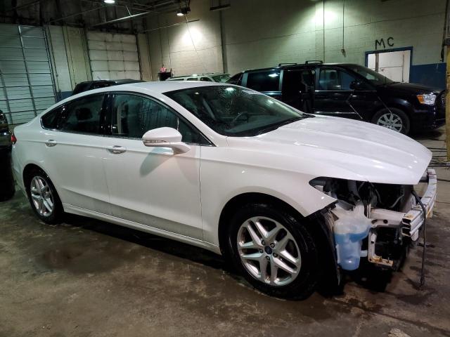 1FA6P0H72E5375198 - 2014 FORD FUSION SE WHITE photo 4