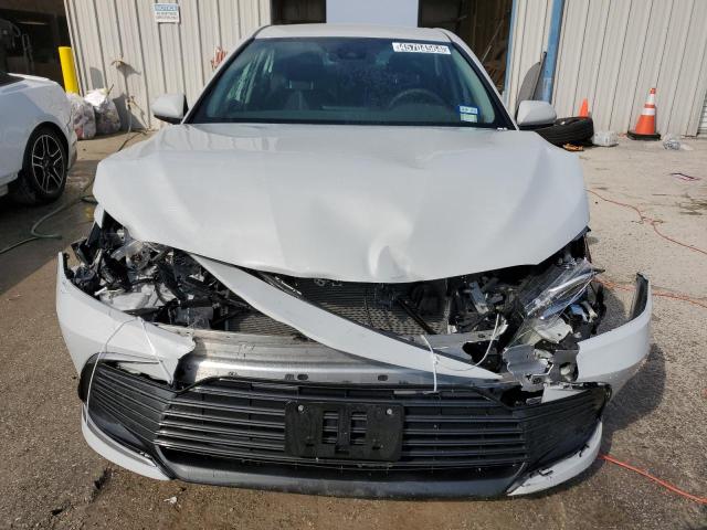 4T1C11AK2RU193785 - 2024 TOYOTA CAMRY LE GRAY photo 5