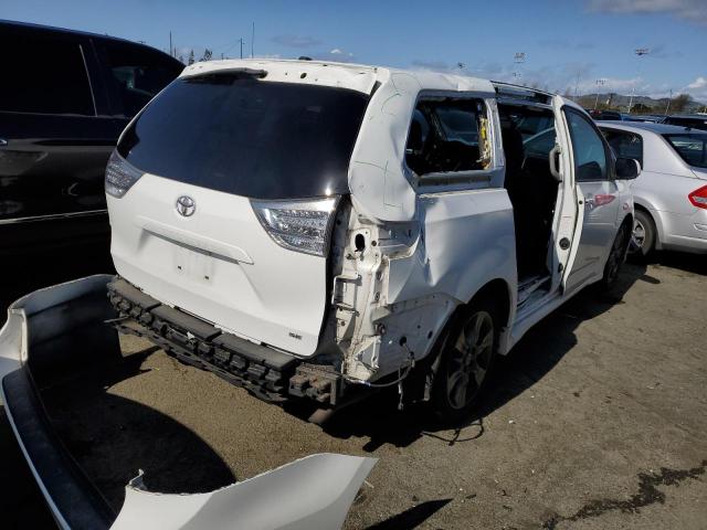 5TDXK3DC5GS762696 - 2016 TOYOTA SIENNA SE WHITE photo 3