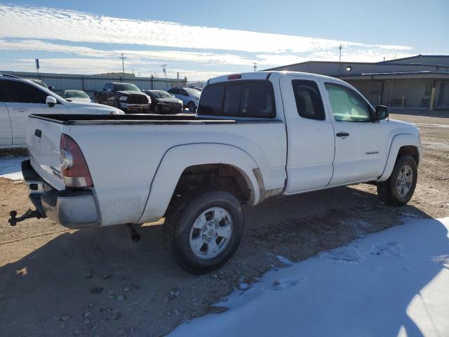 5TFTU4GN4BX003519 - 2011 TOYOTA TACOMA PRERUNNER ACCESS CAB WHITE photo 3