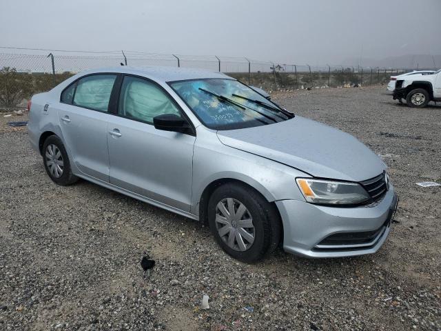 3VW2K7AJ9FM277297 - 2015 VOLKSWAGEN JETTA BASE فضي صورة 4