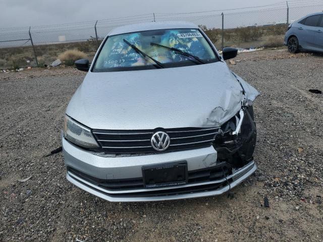 3VW2K7AJ9FM277297 - 2015 VOLKSWAGEN JETTA BASE فضي صورة 5