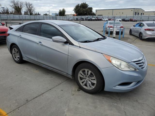 5NPEB4AC0DH614359 - 2013 HYUNDAI SONATA GLS SILVER photo 4