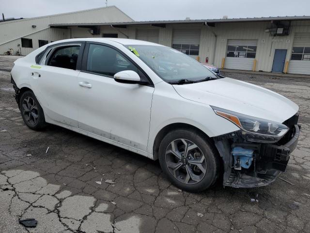 3KPF24AD4KE051024 - 2019 KIA FORTE FE WHITE photo 4