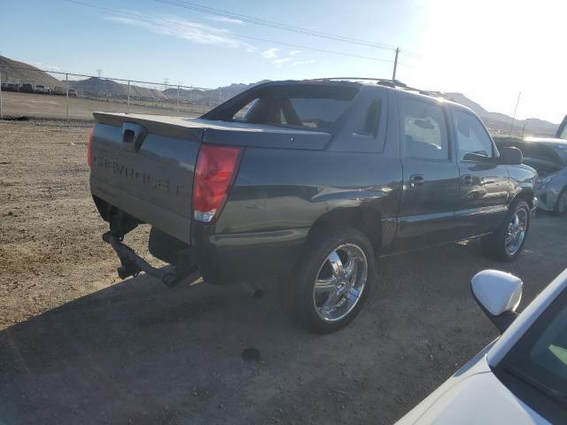 3GNEC12Z05G243347 - 2005 CHEVROLET AVALANCHE C1500 BLACK photo 3