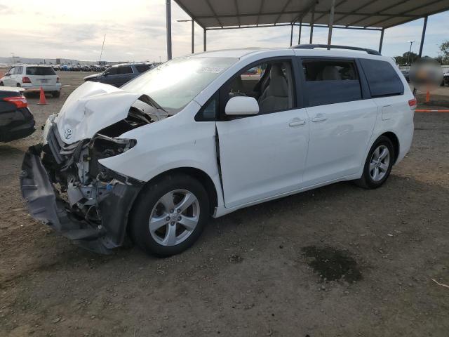 2014 TOYOTA SIENNA LE, 