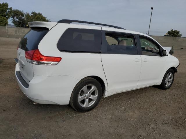 5TDKK3DC6ES414638 - 2014 TOYOTA SIENNA LE WHITE photo 3