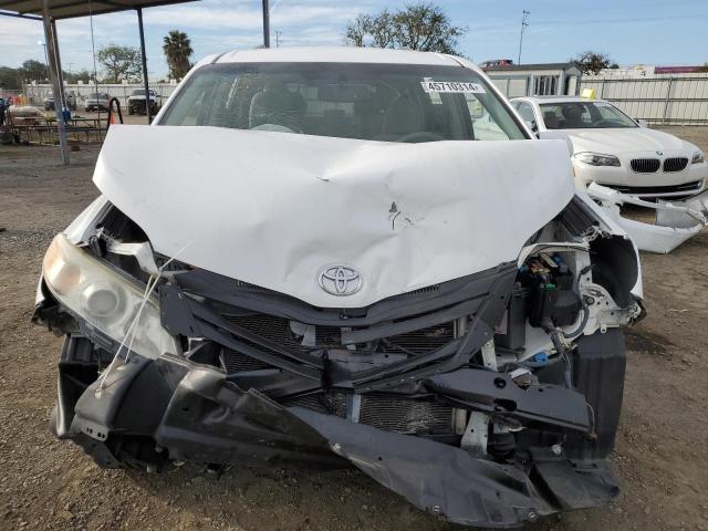 5TDKK3DC6ES414638 - 2014 TOYOTA SIENNA LE WHITE photo 5