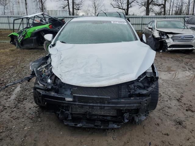 5NPDH4AEXFH590506 - 2015 HYUNDAI ELANTRA SE SILVER photo 5