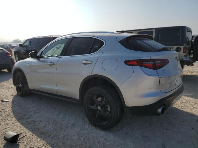 ZASFAKBN2J7B97054 - 2018 ALFA ROMEO STELVIO TI SILVER photo 2