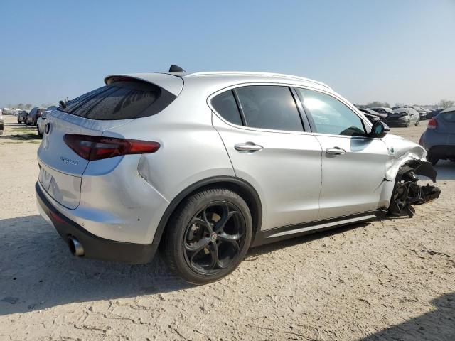 ZASFAKBN2J7B97054 - 2018 ALFA ROMEO STELVIO TI SILVER photo 3