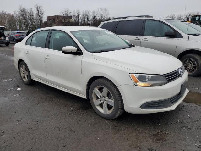 3VWLL7AJ8EM363006 - 2014 VOLKSWAGEN JETTA TDI WHITE photo 4