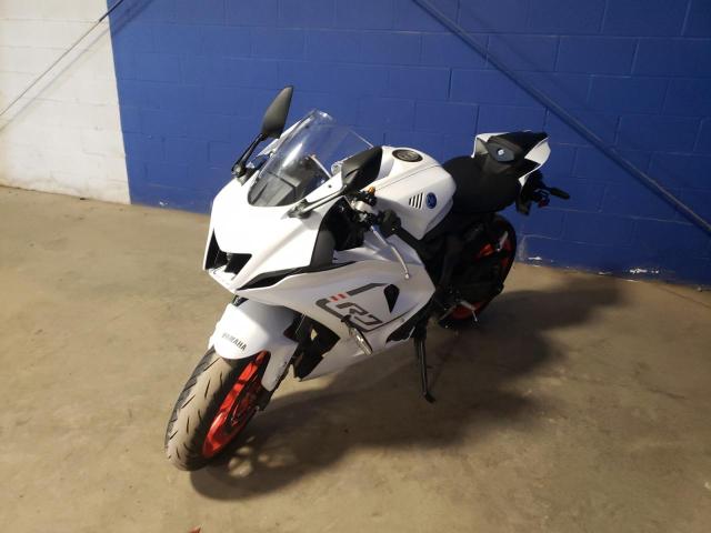 JYARM38E3PA004881 - 2023 YAMAHA YZFR7 WHITE photo 2