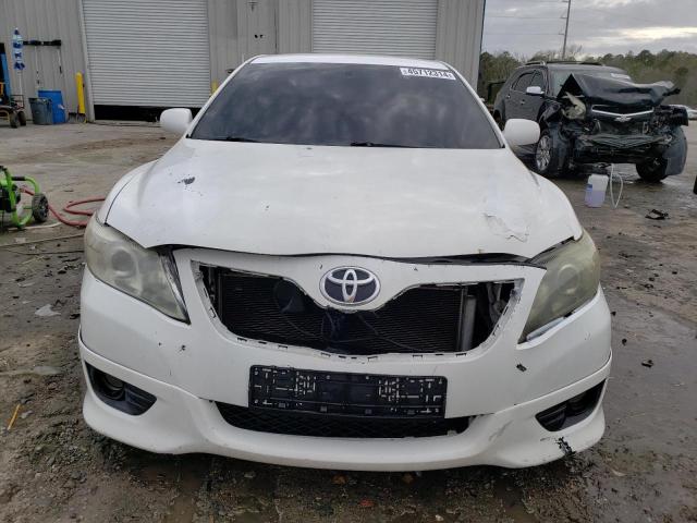 4T1BF3EK6BU630759 - 2011 TOYOTA CAMRY BASE WHITE photo 5