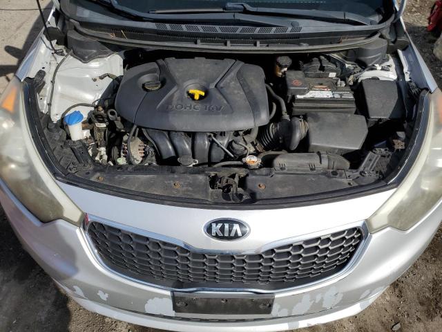 KNAFK4A64G5542632 - 2016 KIA FORTE LX SILVER photo 11