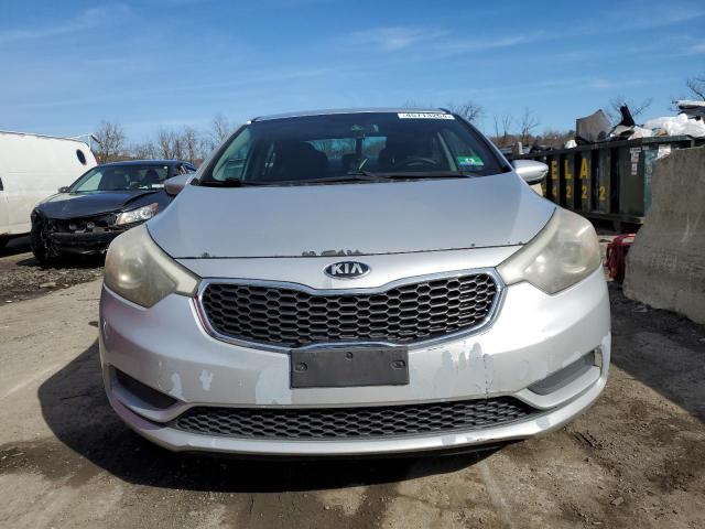 KNAFK4A64G5542632 - 2016 KIA FORTE LX SILVER photo 5