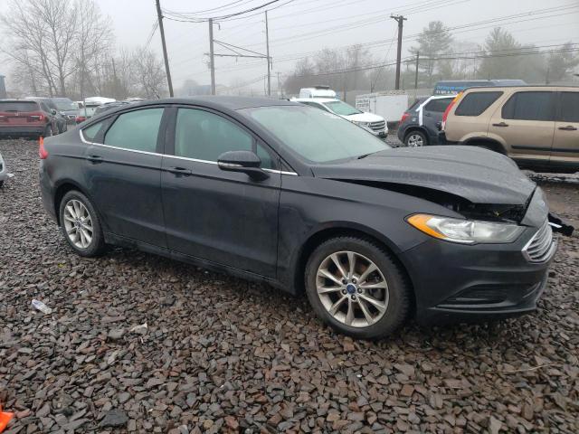 3FA6P0H70HR269091 - 2017 FORD FUSION SE BLACK photo 4