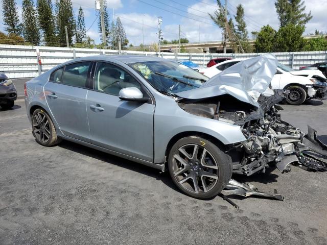 YV126MFL5J2458052 - 2018 VOLVO S60 DYNAMIC SILVER photo 4