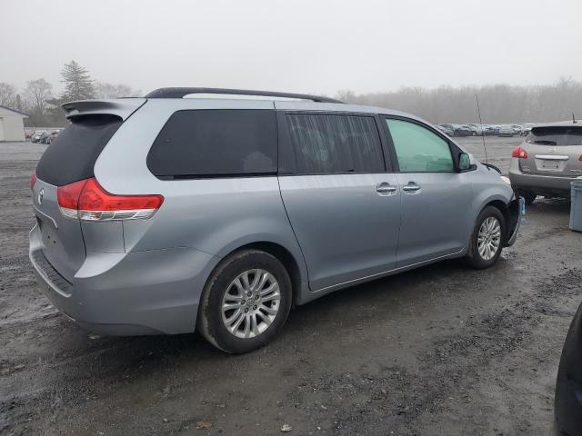 5TDYK3DC8ES522530 - 2014 TOYOTA SIENNA XLE SILVER photo 3