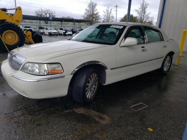 1LNHM81W14Y650757 - 2004 LINCOLN TOWN CAR EXECUTIVE WHITE photo 1