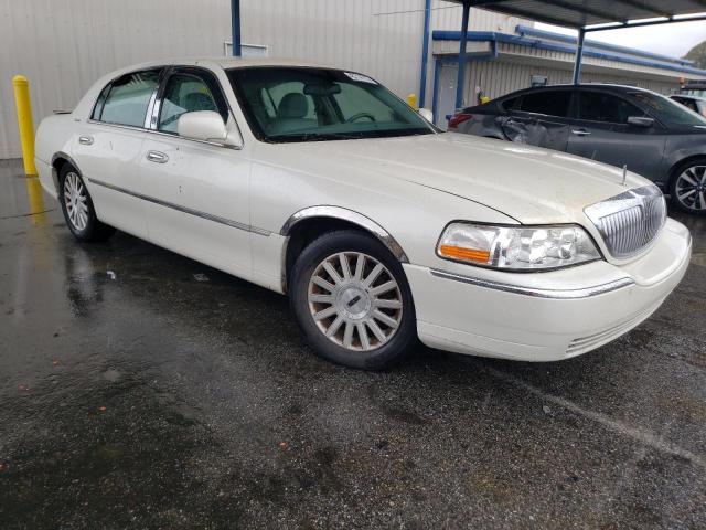 1LNHM81W14Y650757 - 2004 LINCOLN TOWN CAR EXECUTIVE WHITE photo 4