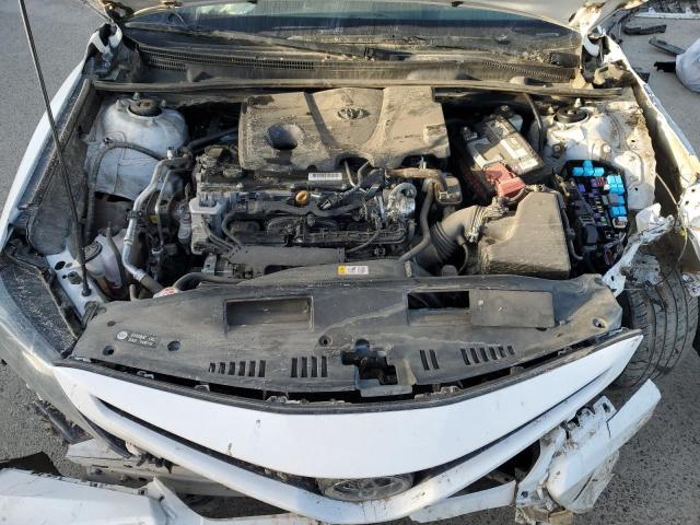 4T1T11AK2MU568633 - 2021 TOYOTA CAMRY SE WHITE photo 11