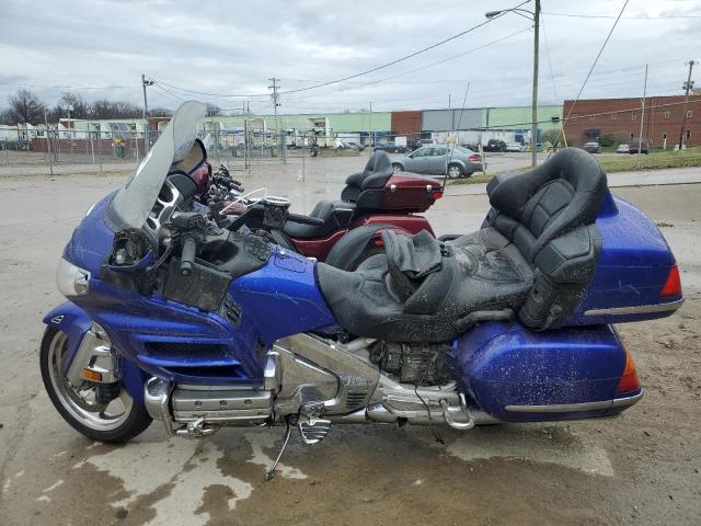 1HFSC47055A410393 - 2005 HONDA GL1800 BLUE photo 3