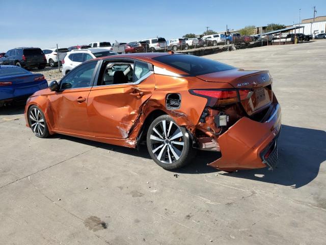 1N4BL4CV8MN352773 - 2021 NISSAN ALTIMA SR ORANGE photo 2