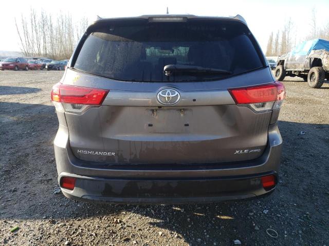 5TDJZRFH1HS460742 - 2017 TOYOTA HIGHLANDER SE GRAY photo 6