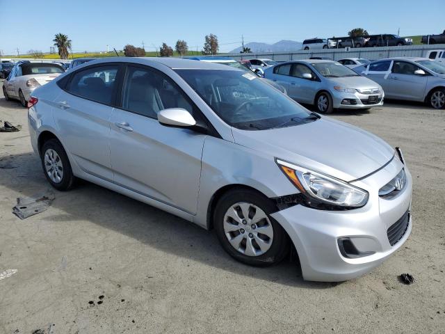 KMHCT4AE5GU092517 - 2016 HYUNDAI ACCENT SE SILVER photo 4