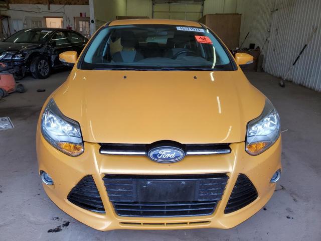 1FAHP3F24CL366660 - 2012 FORD FOCUS SE YELLOW photo 5