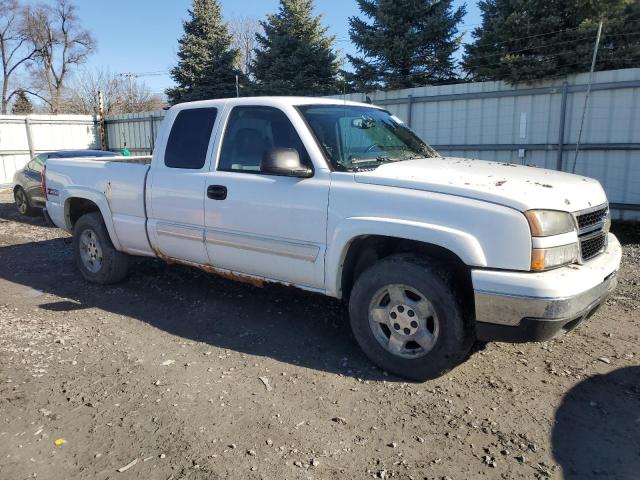 1GCEK19BX7Z205518 - 2007 CHEVROLET SILVERADO K1500 CLASSIC WHITE photo 4