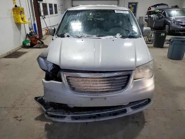 2A4RR8DG4BR758851 - 2011 CHRYSLER TOWN & COU TOURING L SILVER photo 5