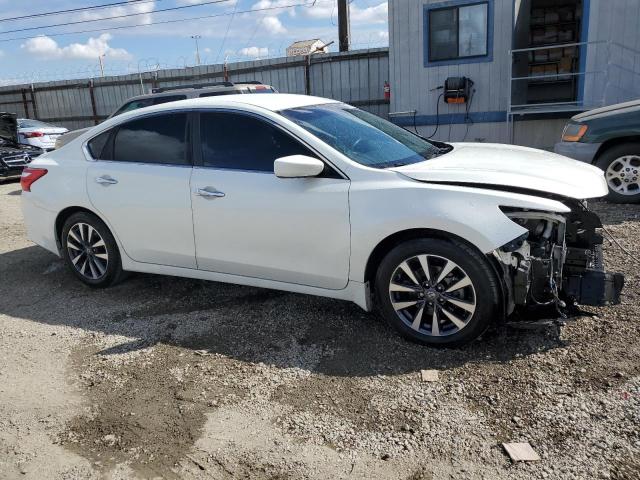 1N4AL3AP1HC132581 - 2017 NISSAN ALTIMA 2.5 WHITE photo 4