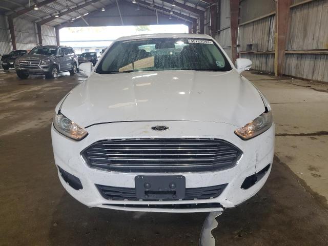 3FA6P0H79GR358947 - 2016 FORD FUSION SE WHITE photo 5