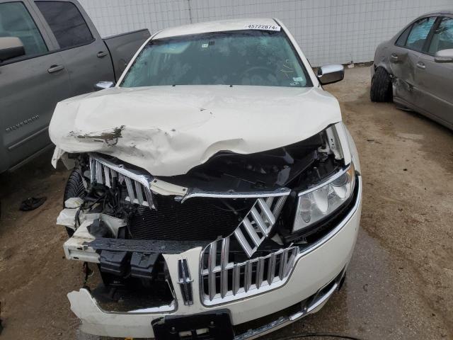 3LNHL2GC3CR803102 - 2012 LINCOLN MKZ WHITE photo 5