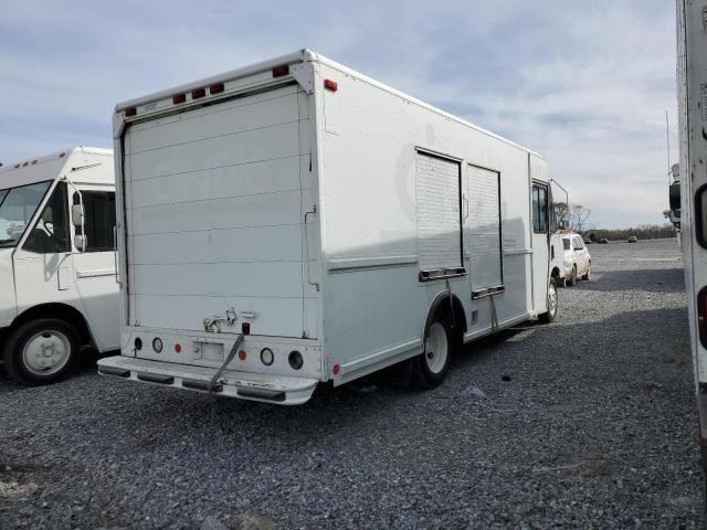 4UZAANBW31CH80316 - 2001 FREIGHTLINER CHASSIS M LINE WALK-IN VAN WHITE photo 3